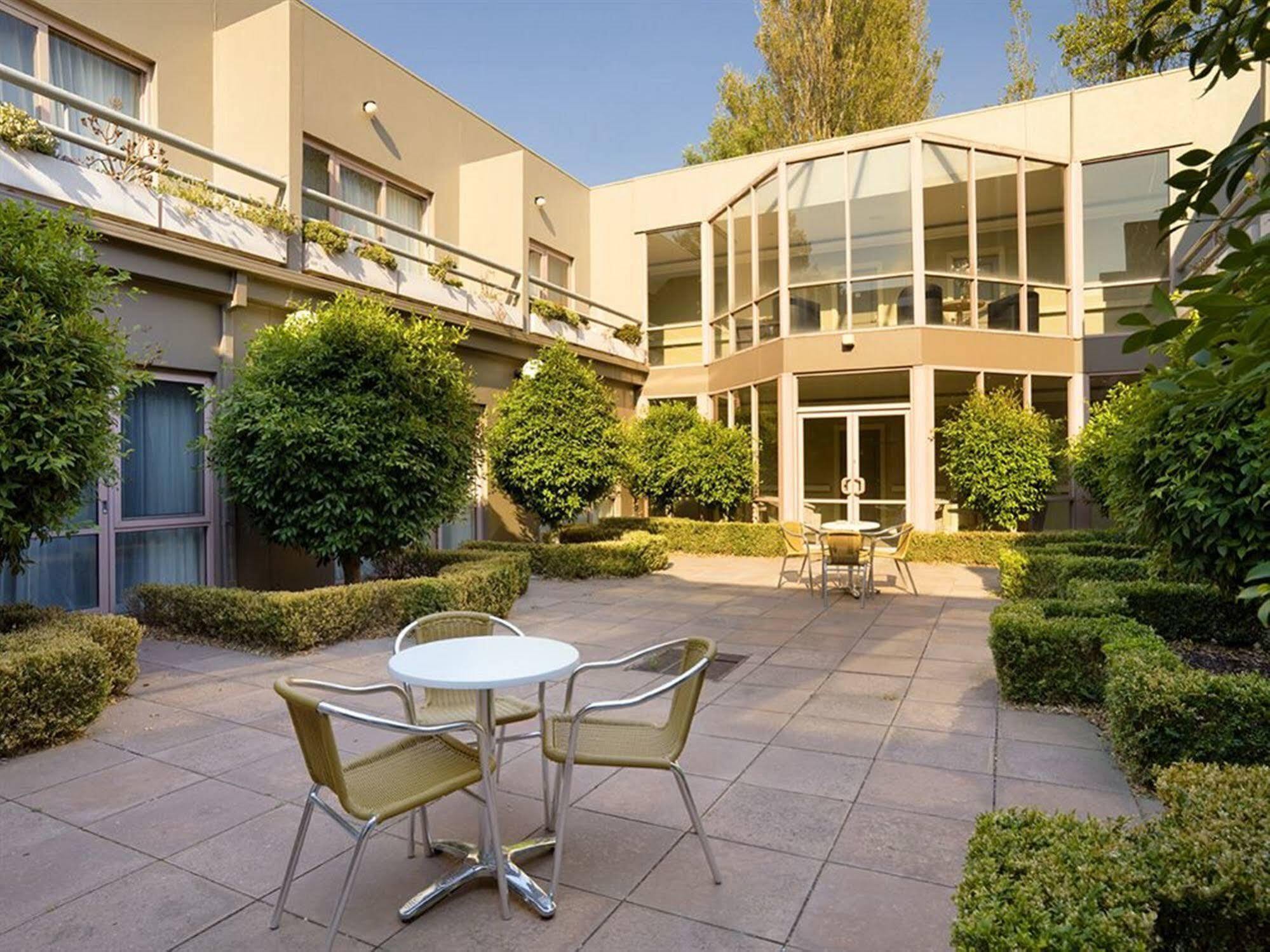 Kimberley Gardens Hotel, Serviced Apartments And Serviced Villas Melbourne Luaran gambar
